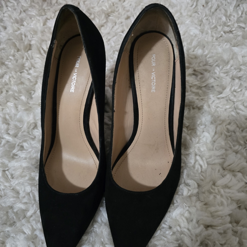 Pour La Victoire Black Suede Heels Elegant Design